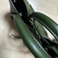 グリーン　かばんの画像