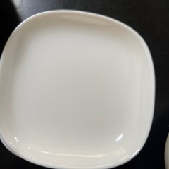 お皿の画像
