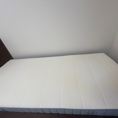 IKEA シングルベッド【フレーム➕マットレス】の画像