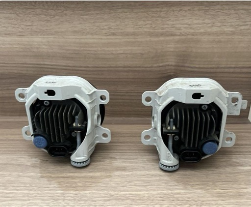 LA700Sダイハツウェイク純正　LED内蔵フォグランプユニット(メッキ加飾付)