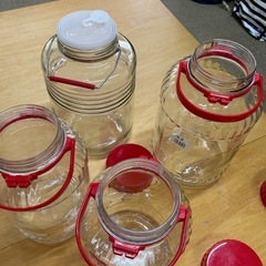 果実酒　瓶　梅酒　梅干し　(5L、8L、2個ずつあります)の画像