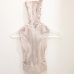 ニット ノースリーブ ベージュ の画像