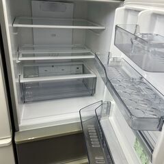 【リユ-スのサカイ広島石内店】ジモティ割！/３ドア冷蔵庫/アクア/2018年製/クリ-ニング済み/HG-7123/広島市 冷蔵庫　佐伯区 冷蔵庫　南区 冷蔵庫　西区 冷蔵庫　東区 冷蔵庫　中区 冷蔵庫　安佐南区 冷蔵庫　安佐北区 冷蔵庫　安芸区 冷蔵庫　府中町 冷蔵庫　海田町 冷蔵庫　熊野町 冷蔵庫　坂町 冷蔵庫　廿日市市 冷蔵庫の画像