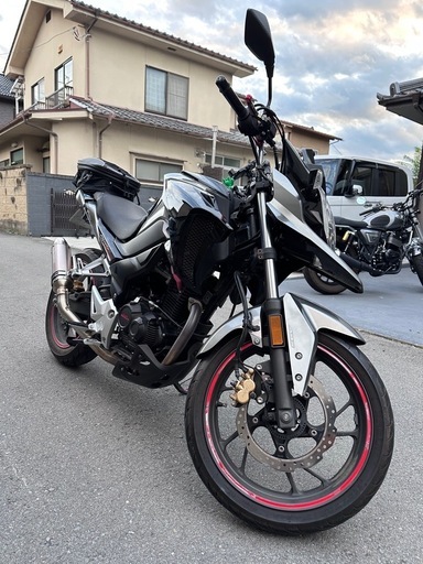Honda cb190xとても乗りやすいバイクです。マフラーも良い音。