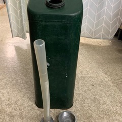 ガソリン携行缶　20L 緑　グリーン　縦型の画像