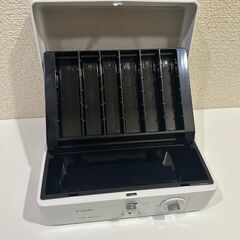 CARL ホワイト CB-8250-W ホワイトキャッシュボックス 手提げ金庫の画像