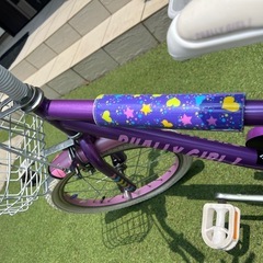 女の子用自転車の画像