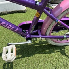 女の子用自転車の画像