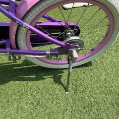 女の子用自転車の画像