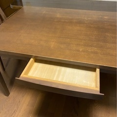 【無料】ウッドダイニングテーブルと椅子1脚の画像