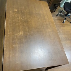 【無料】ウッドダイニングテーブルと椅子1脚の画像