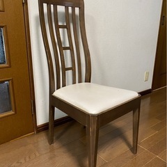 【無料】ウッドダイニングテーブルと椅子1脚の画像