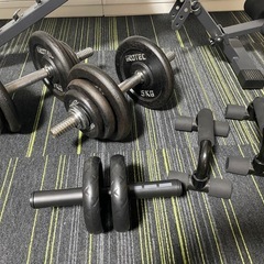 筋トレ　ダンベル　トレーニングベンチ　アブローラー　腕立て負荷強化セットの画像