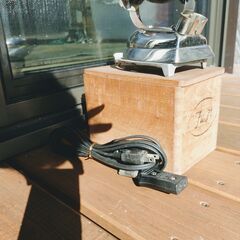 昭和レトロアイロン（木箱入り）超小型（富士電機）の画像