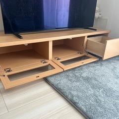 テレビボードの画像
