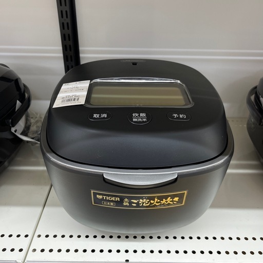 TIGER タイガー 炊飯器 JPL-100 ブラック 圧力IH 土鍋釜 のご紹介です！