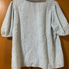 earth music&ecology開襟　花柄パフスリーブシャツ 半袖　フリーの画像