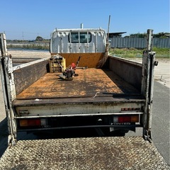 三菱キャンター 2 tonの画像