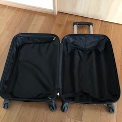 キャリーケースの画像
