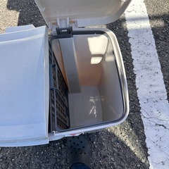 ゴミ箱の画像