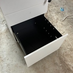 オフィス ワゴン キャビネット３つの画像