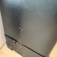 【鍵付き】レトロキャリーバッグの画像