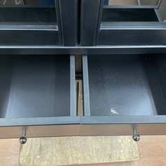 ☆ドリーム荒牧店☆ジモティー割引有☆ 2枚扉食器棚　BLKの画像