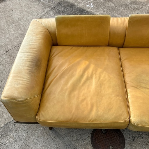??Natuzzi Italiaイタリア製　ソファ　ブランド家具　本革　ナチュラルレザー　イエロー　黄色　デザイナーズブランド　デザイ