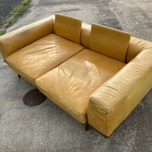 ??Natuzzi Italiaイタリア製　ソファ　ブランド家具　本革　ナチュラルレザー　イエロー　黄色　デザイナーズブランド　デザイ