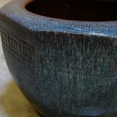 ≪zyt2436ジ≫ 八角火鉢 海鼠釉 幅50cm 五徳/火箸/灰ならし/灰匙/灰約22kg付属 瀬戸火鉢/なまこ/生子火鉢/めだか鉢/中古家具/宮城県仙台市 70905-04の画像