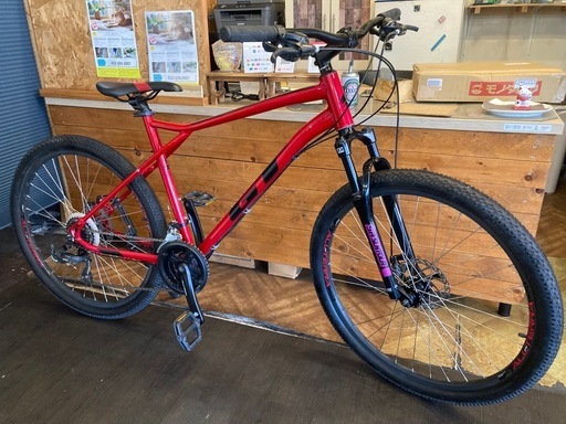 取引き中【GT AGGRESSOR後輪チューブ・チェーン新品！】アルミフレーム　ディスクブレーキ　フロントサスペンション付き　3×7速 タイヤサイズ27.5インチMTB レッド