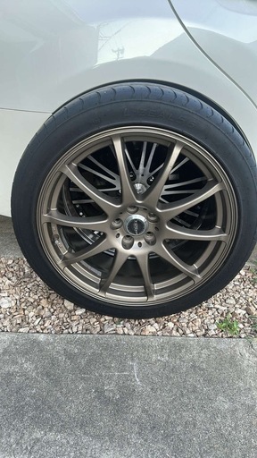 車のパーツ 215/45R18