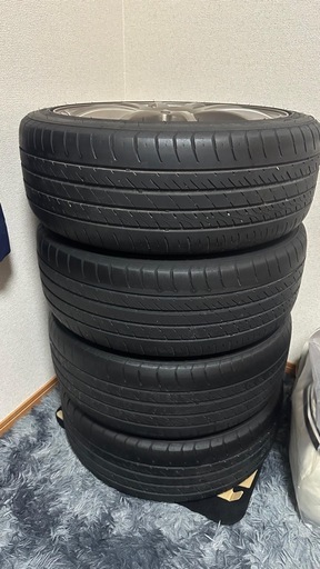 車のパーツ 215/45R18