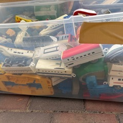 トミカなど　プラレール　列車　新幹線　車体　大量まとめての画像