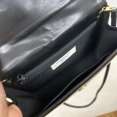 ジバンシィショルダー黒革・GIVENCHYの画像
