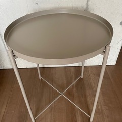 【取引中】IKEA スチールテーブルの画像