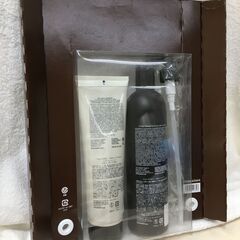 海外・日本製品のサルベージ品　john  masters  organic　シャンプー・ヘアマスクセットの画像