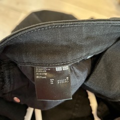 9月20日まで販売　UNIQLO 黒スキニーの画像