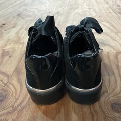 可愛い💗 リボンがワンポイント🎀 靴 スニーカー hawkins sport サイズ23.5cm オシャレ リボンスニーカー👟 黒の画像