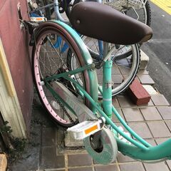リサイクルショップどりーむ鹿大前店　No.410　222189W　グリーンピンク　20インチ　子供用　LEDオートライト付き　鍵なしの画像