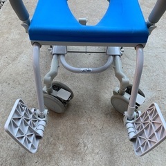ウチエ　シャワー用車椅子の画像