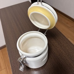差し上げます　密閉容器の画像