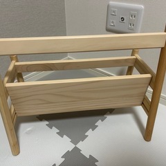 IKEA フリサット　FLISAT ブックディスプレイ　絵本ラック　絵本棚　本棚　子供用の画像