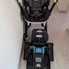 Evenfloのカーシート兼ベビーカーの画像