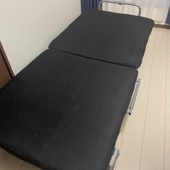 折り畳みベットの画像