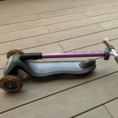 グロッバー Globber エリート デラックス ライト キックスクーター 子供用
の画像