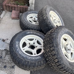 ホイールタイヤセット　5穴　PCD139.7 ジムニー等　の画像