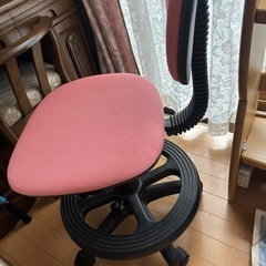 子供用学習椅子の画像