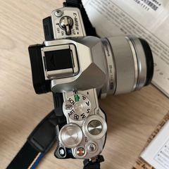 OLYMPUS OM-D E-M10 Mark III シルバー 本体の画像