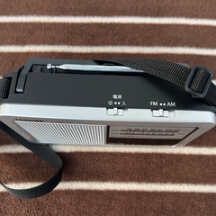 ■東芝 AM/FMラジオ TY-HR3 2021年製■TOSHIBA ポータブルラジオ ワイドFM対応 肩ベルト付き■ホームラジオ 単1形乾電池3本 黒ブラック系の画像